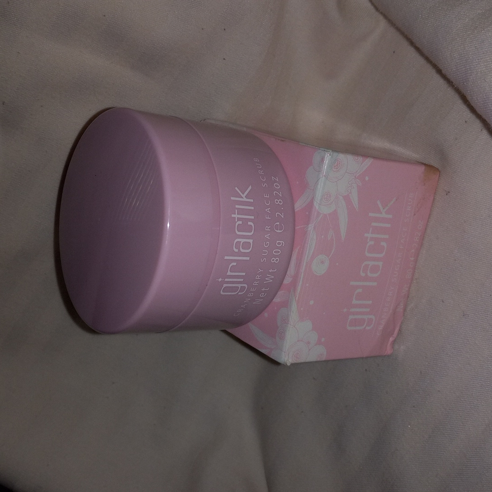 GIRLACTIC CRANBERRY SUGAR FACE SCRUB, new, sealed in box